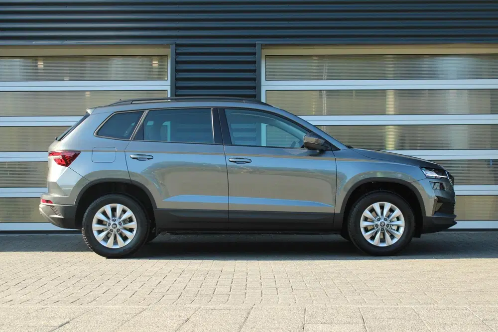 Skoda Karoq 1.0 TSI 115pk Business Edition uit 2026, foto 3