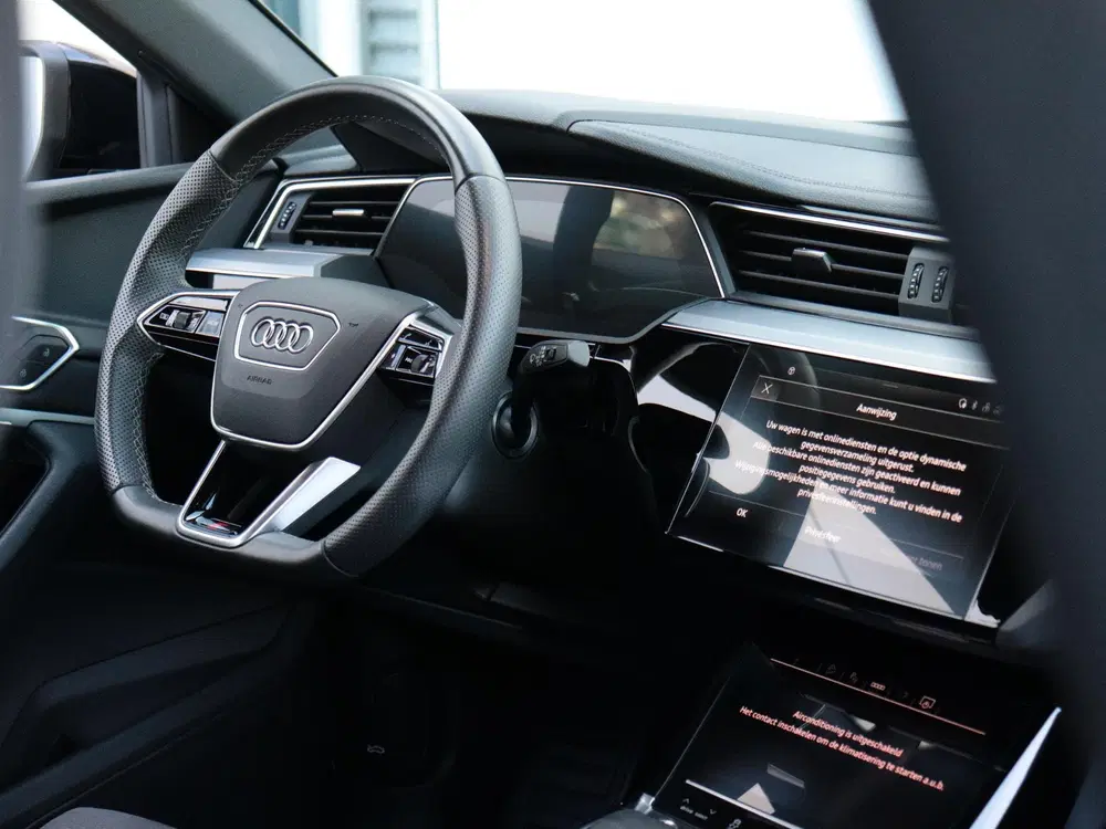 Audi e-tron 50 quattro S edition 71 kWh uit 2022, foto 11