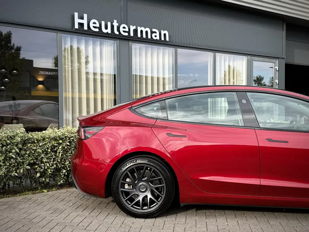 Tesla Model 3 RWD Highland Premium uit 2023, foto 10