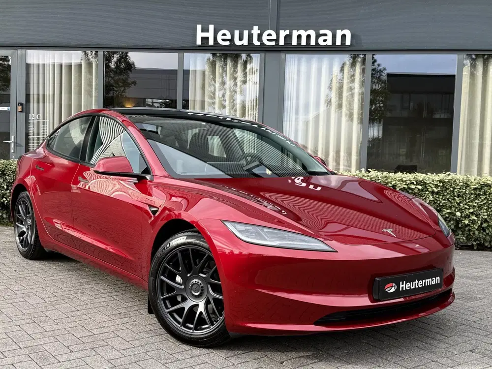 Tesla Model 3 RWD Highland Premium uit 2023, foto 13