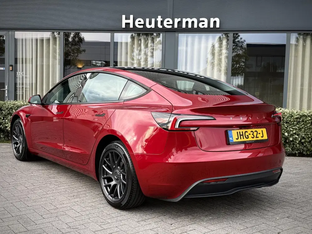 Tesla Model 3 RWD Highland Premium uit 2023, foto 14