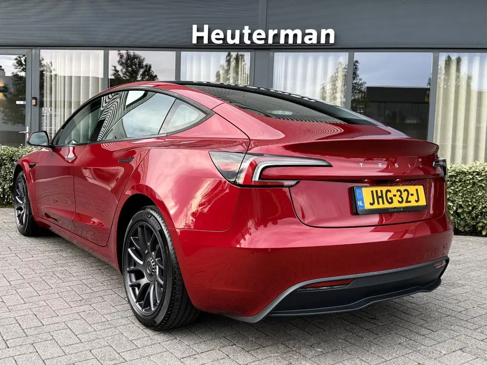 Tesla Model 3 RWD Highland Premium uit 2023, foto 3