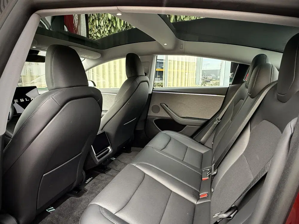 Tesla Model 3 RWD Highland Premium uit 2023, foto 5