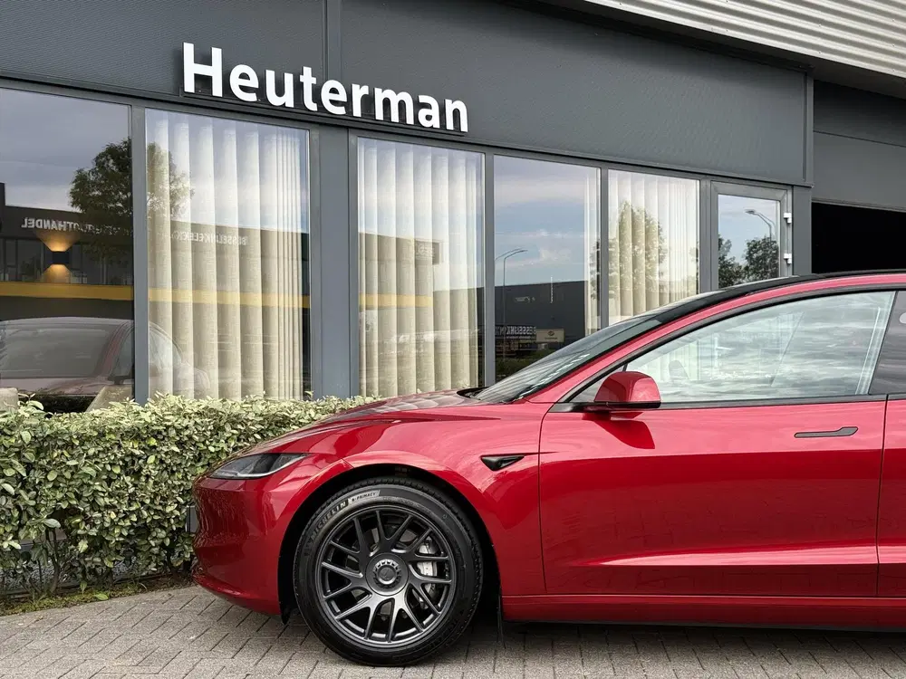 Tesla Model 3 RWD Highland Premium uit 2023, foto 9