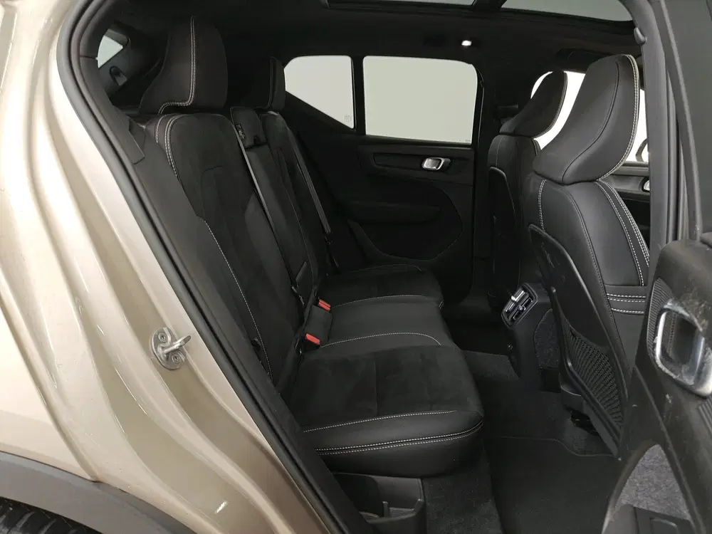 Volvo XC40 78 kWh 408pk Recharge Twin Ultimate uit 2022, foto 15
