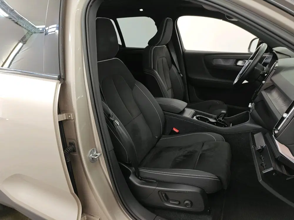 Volvo XC40 78 kWh 408pk Recharge Twin Ultimate uit 2022, foto 7