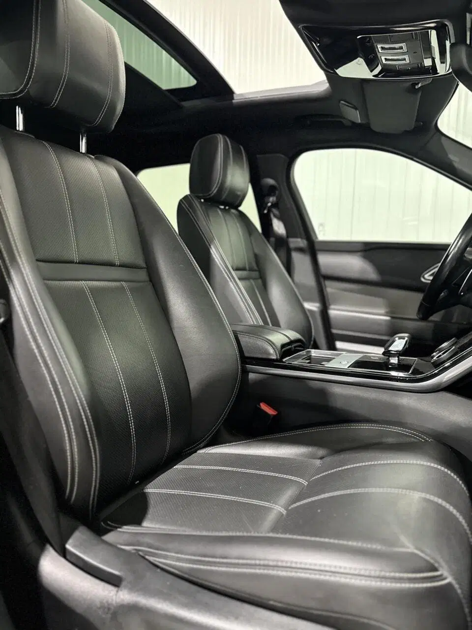 Land Rover Range Rover Velar 2.0 P400e R uit 2021, foto 10