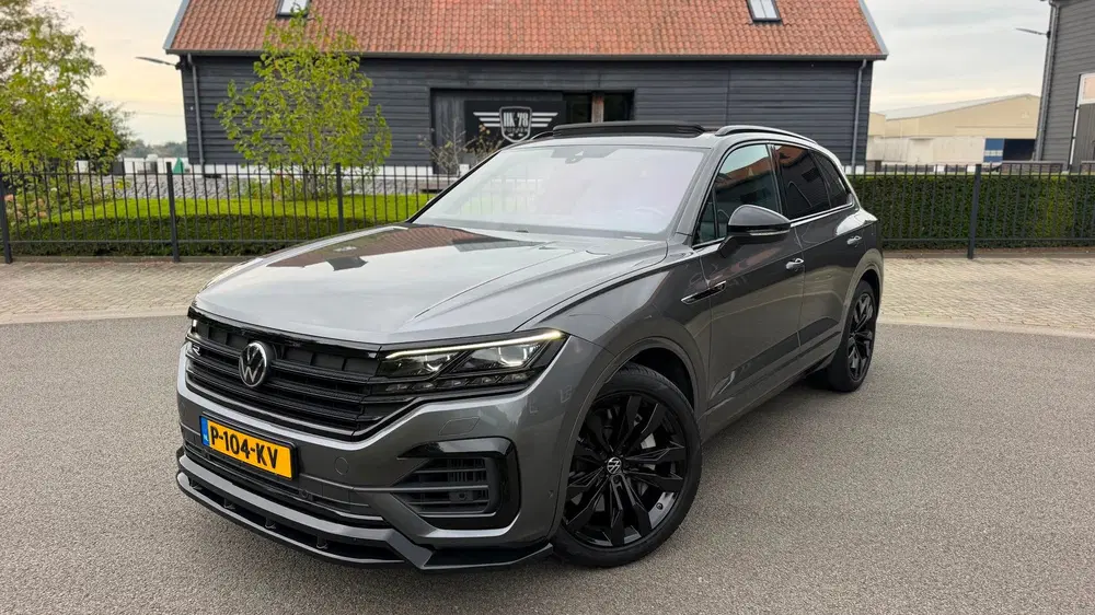 Volkswagen Touareg 3.0 TSi eHybrid 4MOTION R-Line Panoramada uit 2020