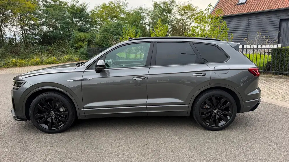 Volkswagen Touareg 3.0 TSi eHybrid 4MOTION R-Line Panoramada uit 2020, foto 2
