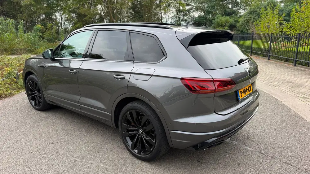Volkswagen Touareg 3.0 TSi eHybrid 4MOTION R-Line Panoramada uit 2020, foto 6
