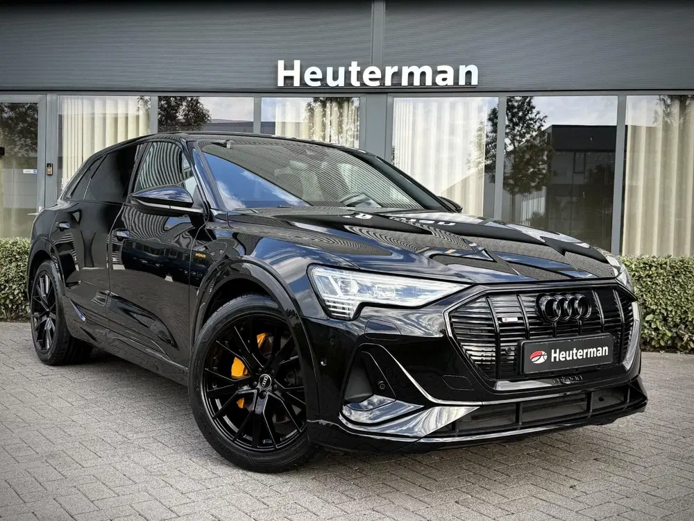Audi e-tron 55 Quattro S Line Black Edition uit 2023, foto 11