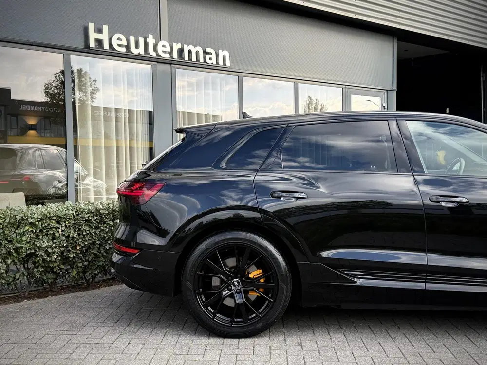 Audi e-tron 55 Quattro S Line Black Edition uit 2023, foto 14