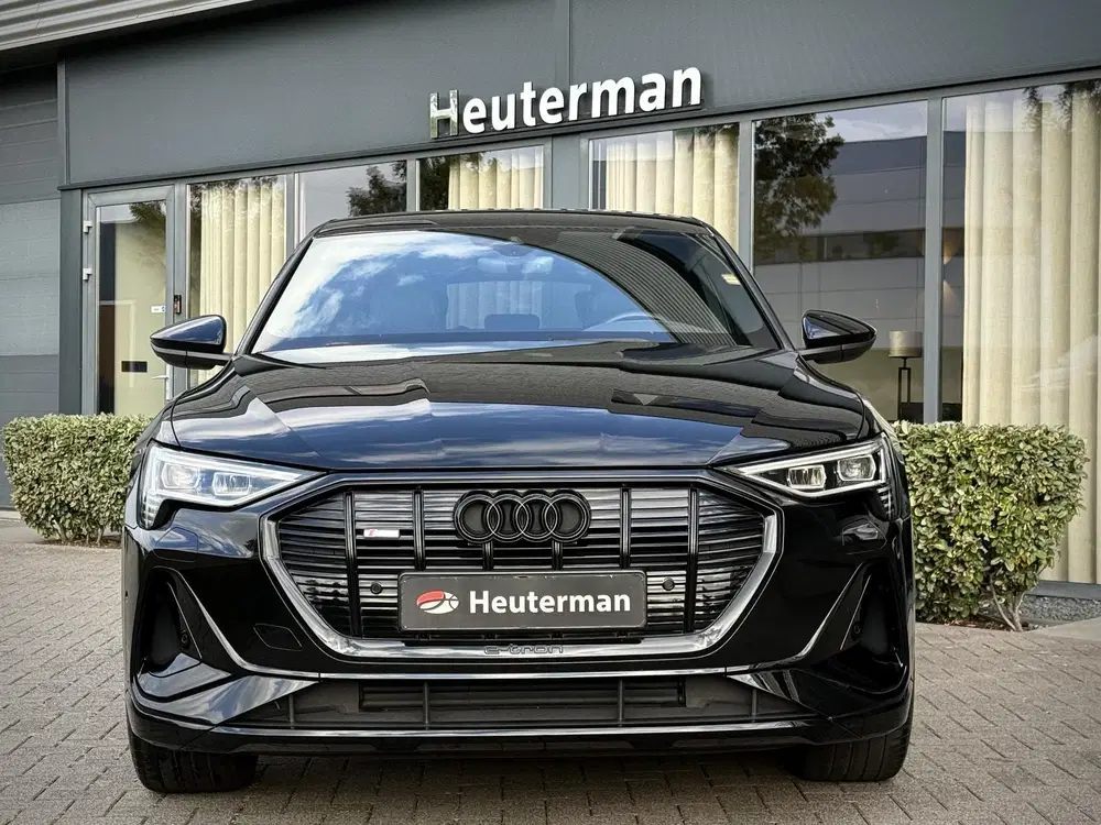 Audi e-tron 55 Quattro S Line Black Edition uit 2023, foto 6