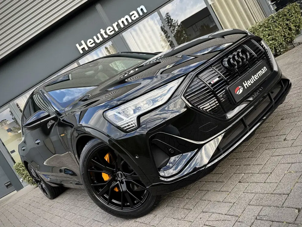 Audi e-tron 55 Quattro S Line Black Edition uit 2023, foto 7