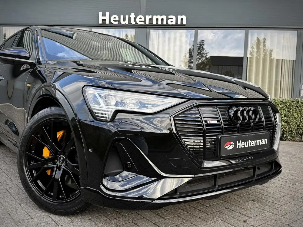 Audi e-tron 55 Quattro S Line Black Edition uit 2023, foto 9
