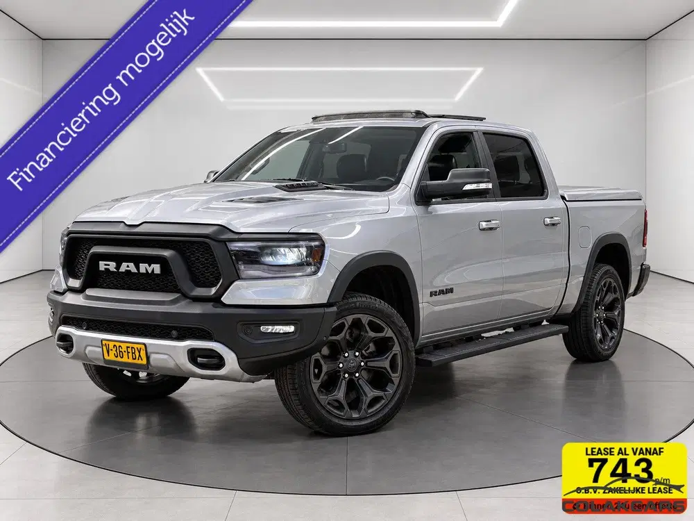 Dodge RAM 4X4 5.7 V8 Crew Laramie-Pano Rebel-Garanti uit 2020