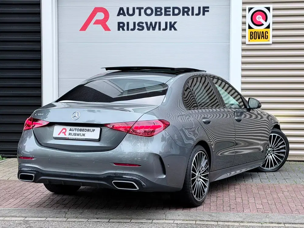 Mercedes-Benz C-Klasse 300 AMG Line Pano uit 2021, foto 4