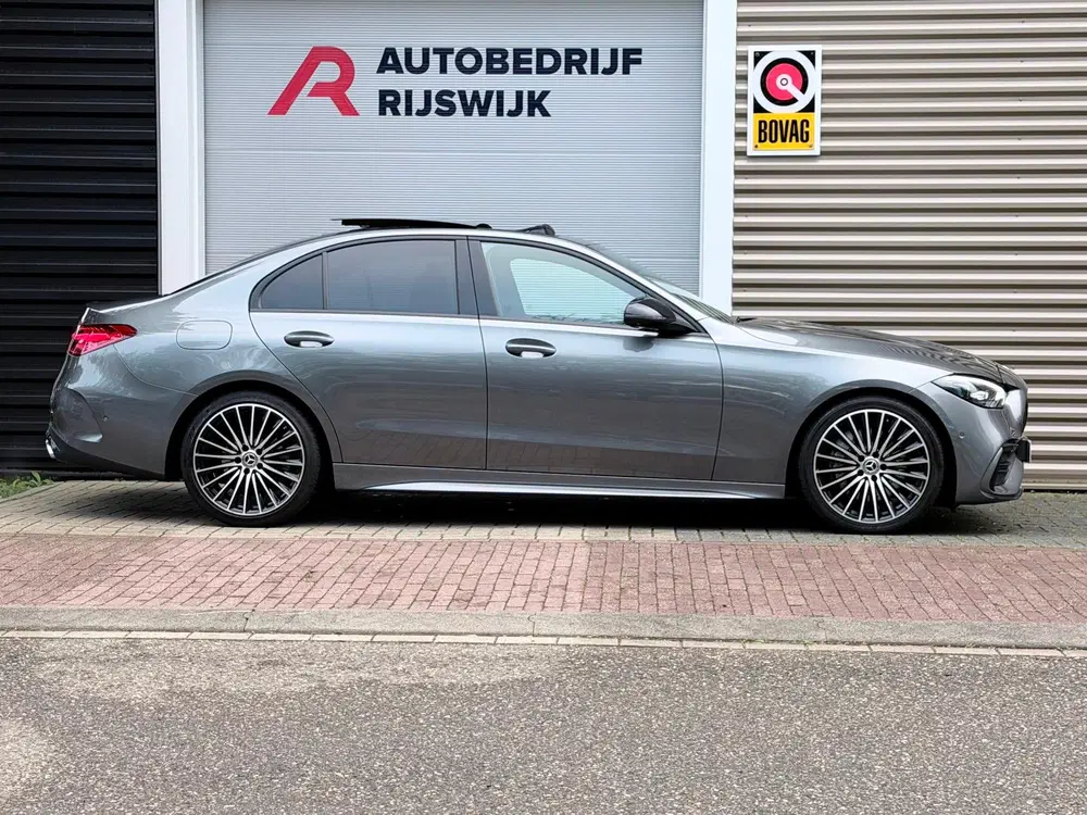 Mercedes-Benz C-Klasse 300 AMG Line Pano uit 2021, foto 5