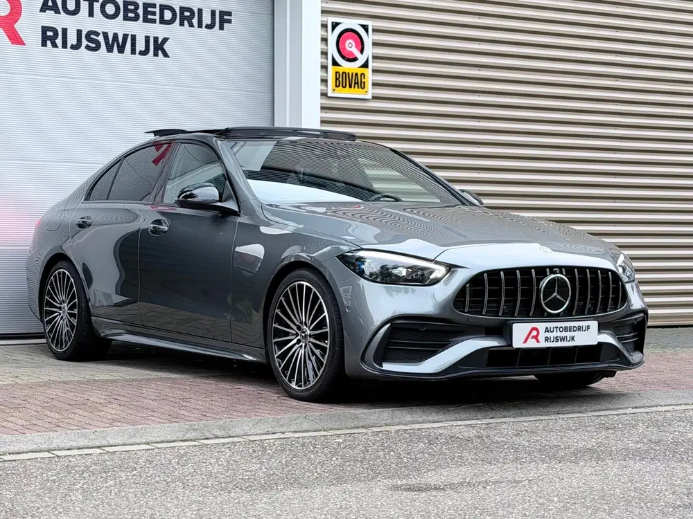 Mercedes-Benz C-Klasse 300 AMG Line Pano uit 2021, foto 6