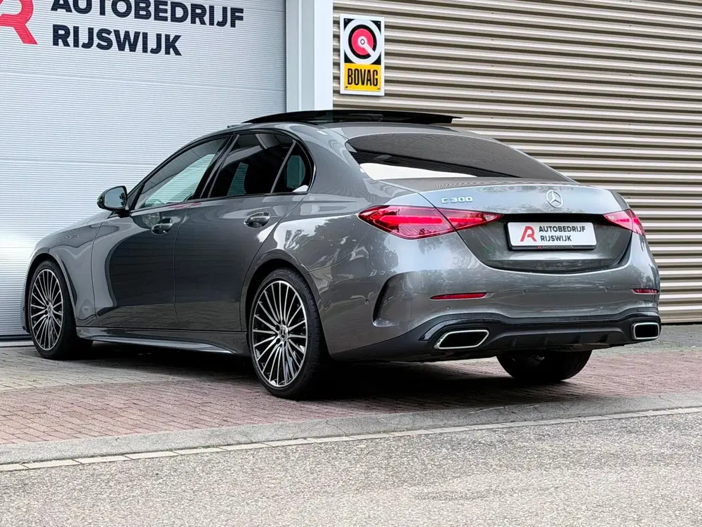 Mercedes-Benz C-Klasse 300 AMG Line Pano uit 2021, foto 8
