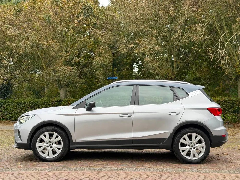 SEAT Arona 1.0 TSI Xperience Business Connect Automaa uit 2024, foto 2