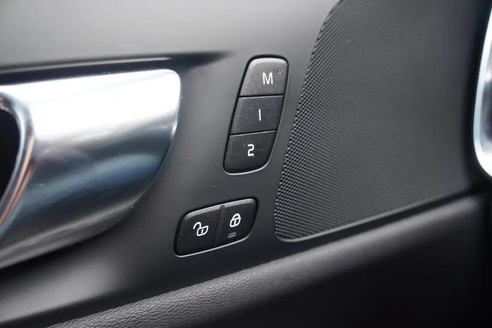 Volvo V60 2.0 T8 Plug-in hybrid AWD Plus Bright uit 2024, foto 14