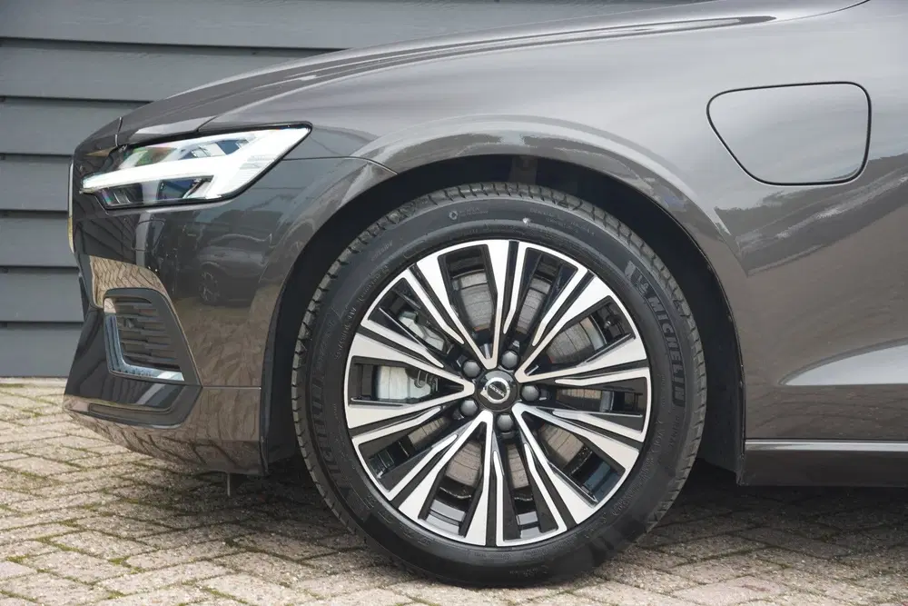 Volvo V60 2.0 T8 Plug-in hybrid AWD Plus Bright uit 2024, foto 7