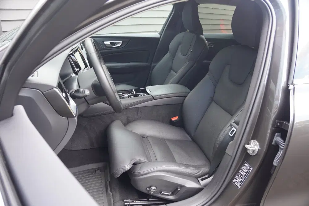 Volvo V60 2.0 T8 Plug-in hybrid AWD Plus Bright uit 2024, foto 8