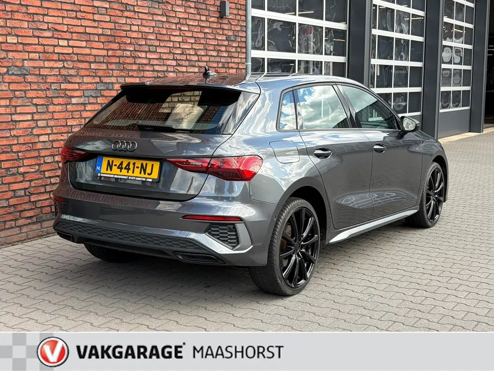 Audi A3 45 TFSI e S edition Competition Plug-In Pa uit 2021, foto 6