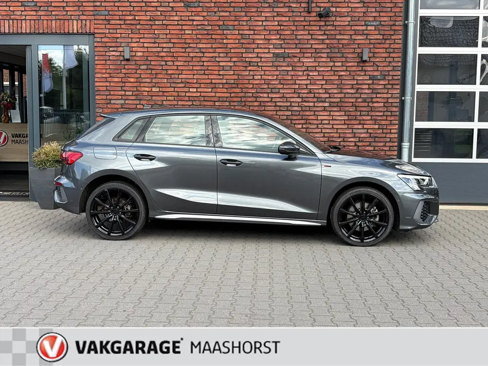 Audi A3 45 TFSI e S edition Competition Plug-In Pa uit 2021, foto 7