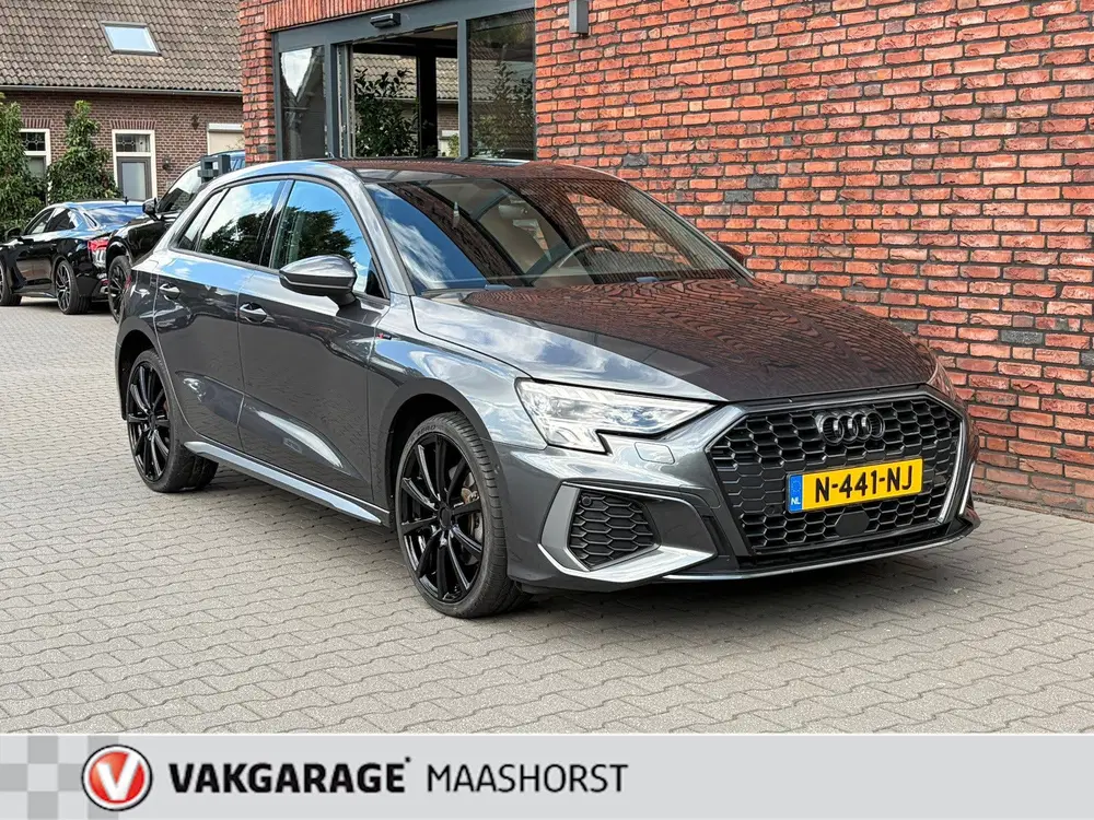 Audi A3 45 TFSI e S edition Competition Plug-In Pa uit 2021, foto 8