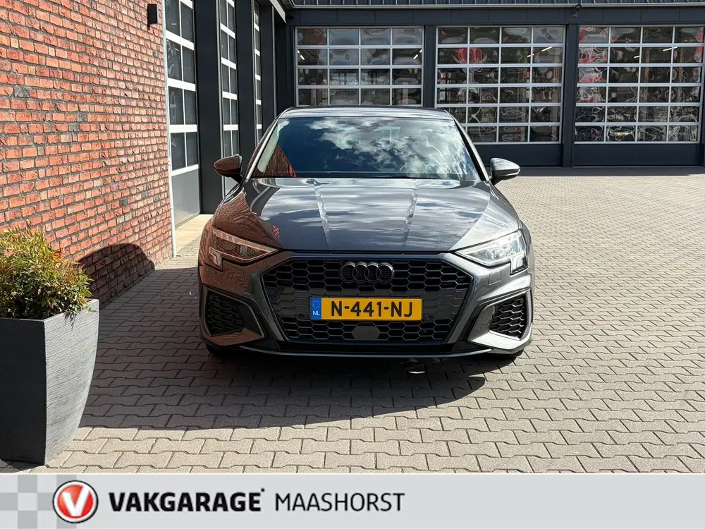 Audi A3 45 TFSI e S edition Competition Plug-In Pa uit 2021, foto 9