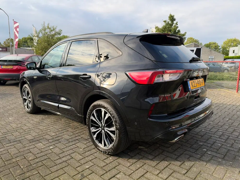 Ford Kuga 2.5 PHEV ST-Line X uit 2021, foto 2