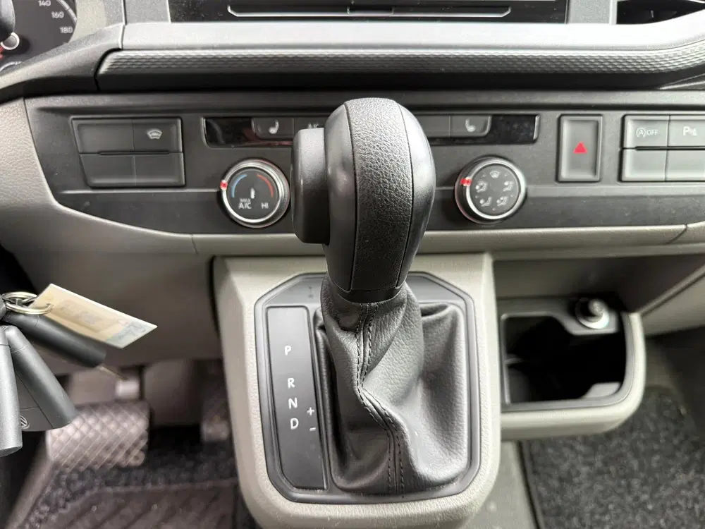 Volkswagen Transporter 2.0 TDI L2H1 28 Highline 150PK Automa uit 2021, foto 12
