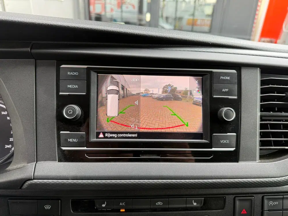 Volkswagen Transporter 2.0 TDI L2H1 28 Highline 150PK Automa uit 2021, foto 14
