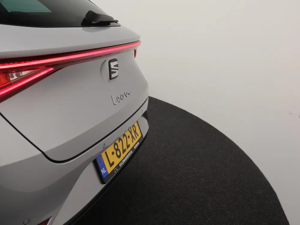 SEAT Leon 1.5 TSI Style Business Intense FULL L uit 2021, foto 5