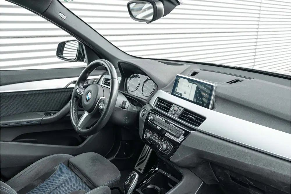 BMW X1 sDrive20i M Sport Automaat uit 2019, foto 12