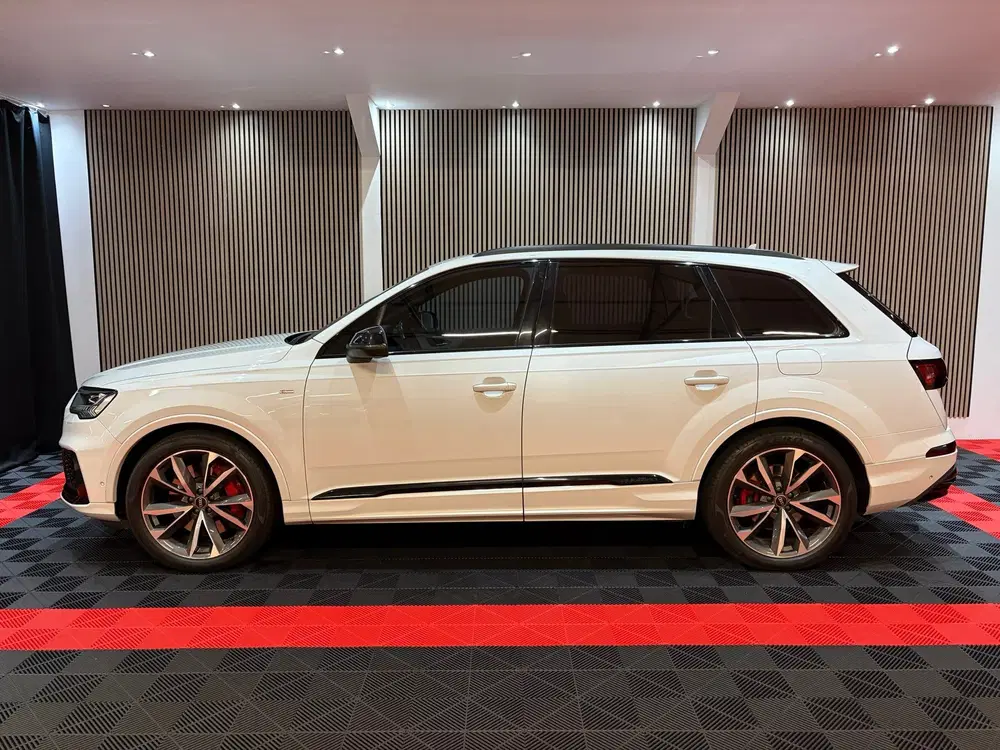 Audi Q7 60 TFSI e quattro Competition Panoroma dak uit 2021, foto 10