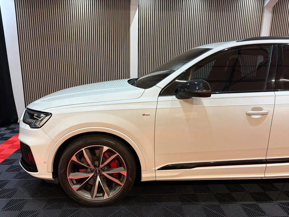 Audi Q7 60 TFSI e quattro Competition Panoroma dak uit 2021, foto 13