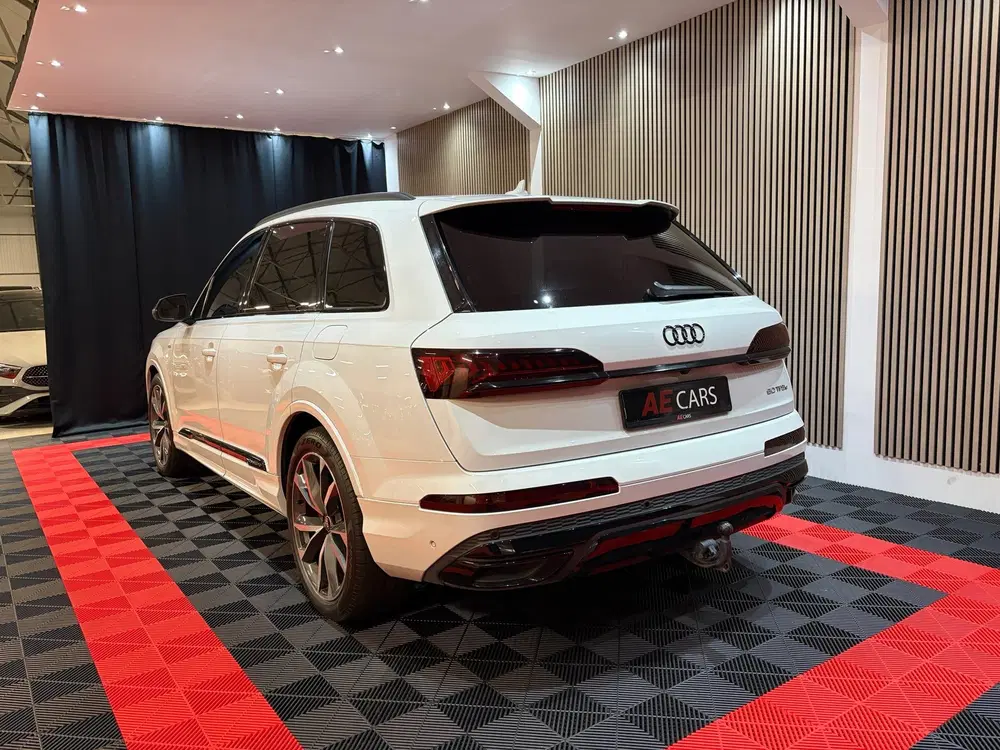 Audi Q7 60 TFSI e quattro Competition Panoroma dak uit 2021, foto 15
