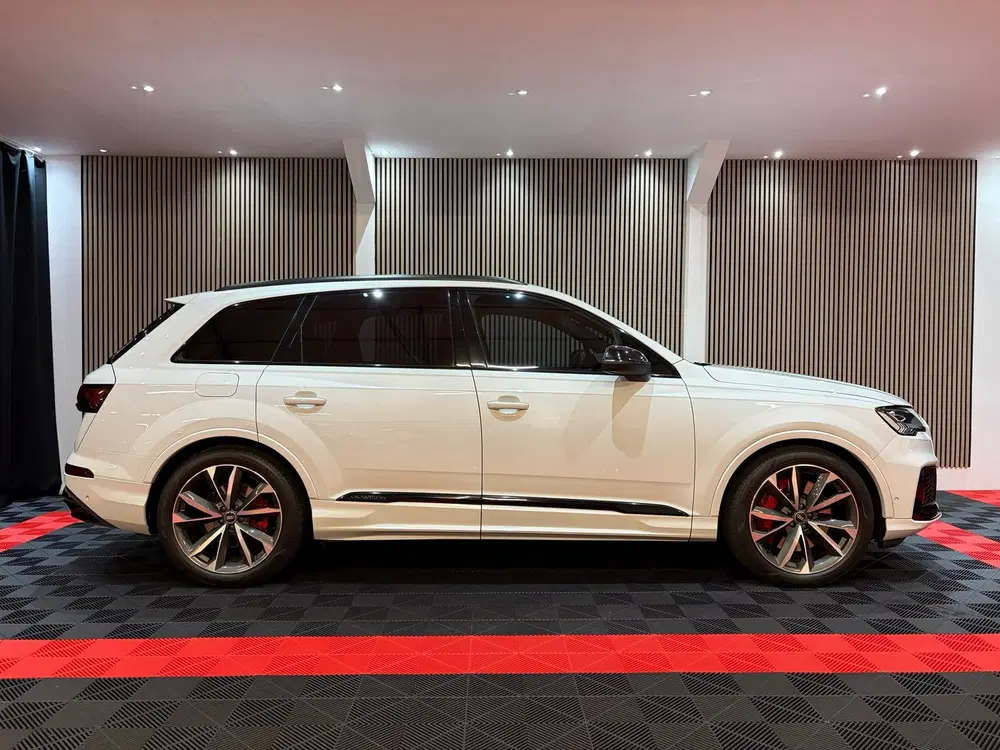 Audi Q7 60 TFSI e quattro Competition Panoroma dak uit 2021, foto 7