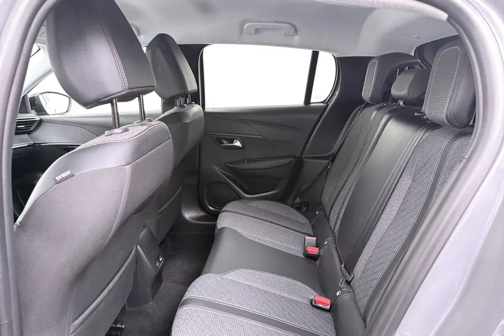 Peugeot 208 1.2T 101 PK Allure Half-Leder Carplay DAB uit 2025, foto 12