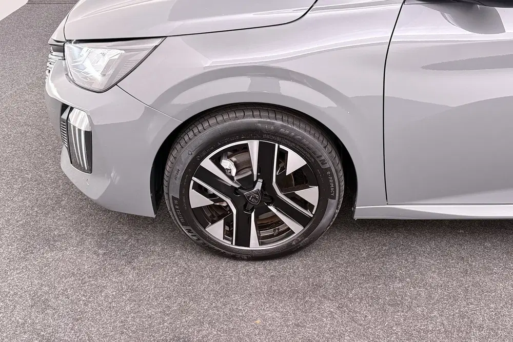 Peugeot 208 1.2T 101 PK Allure Half-Leder Carplay DAB uit 2025, foto 7