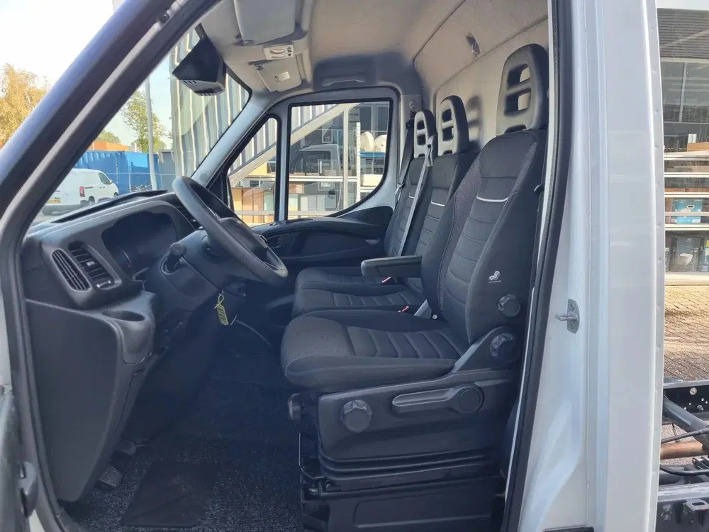 Iveco Daily 35C16 uit 2024, foto 9