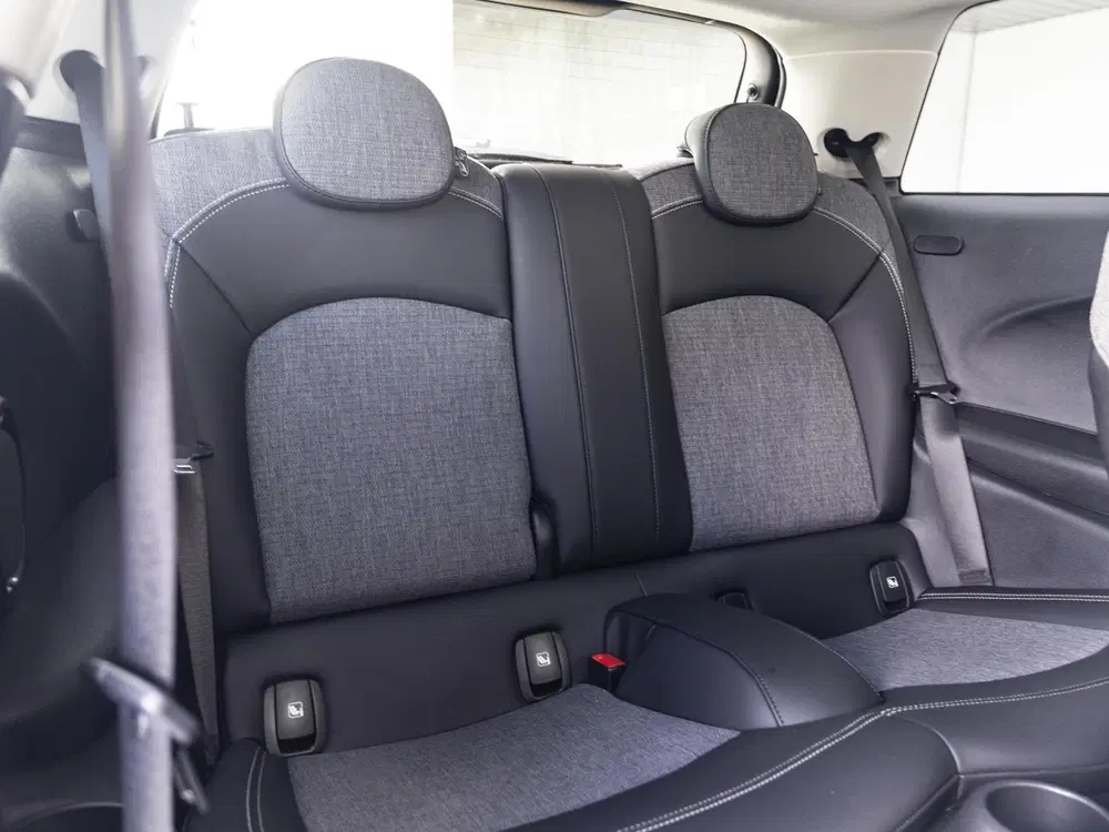 Mini Cooper Cooper Classic + Navigatie + Black Exterie uit 2022, foto 11