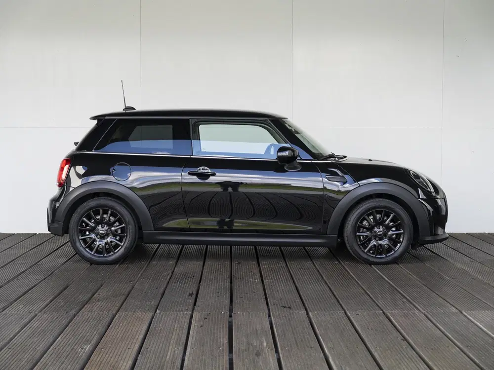 Mini Cooper Cooper Classic + Navigatie + Black Exterie uit 2022, foto 4