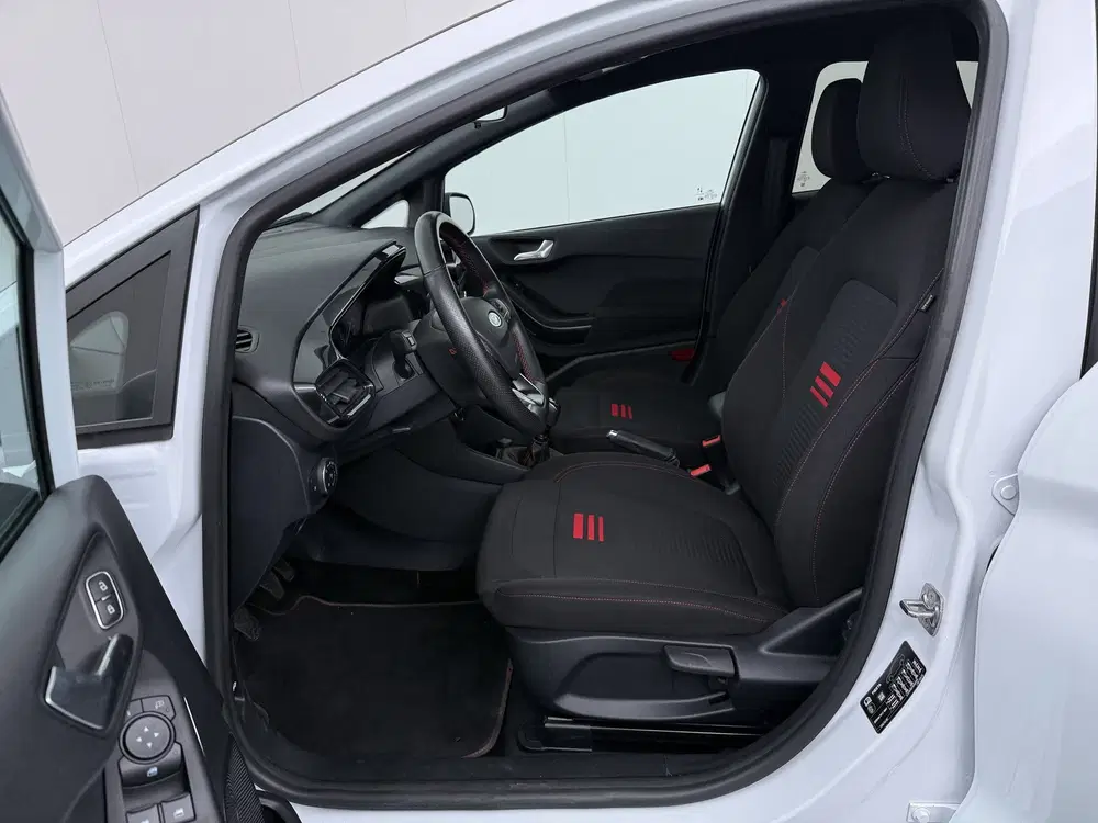 Ford Fiesta EcoBoost Hybrid 125pk ST-Line uit 2022, foto 11