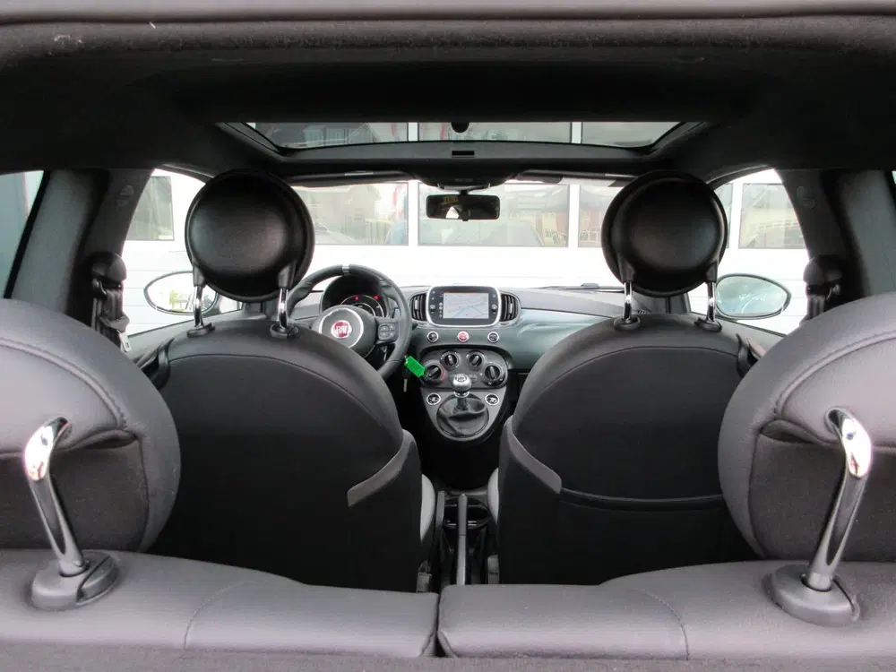 Fiat 500 1.0 Hybrid Rockstar uit 2020, foto 14