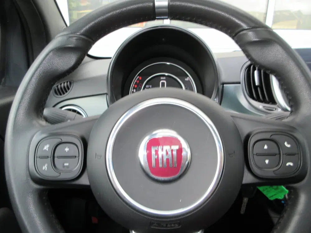 Fiat 500 1.0 Hybrid Rockstar uit 2020, foto 15