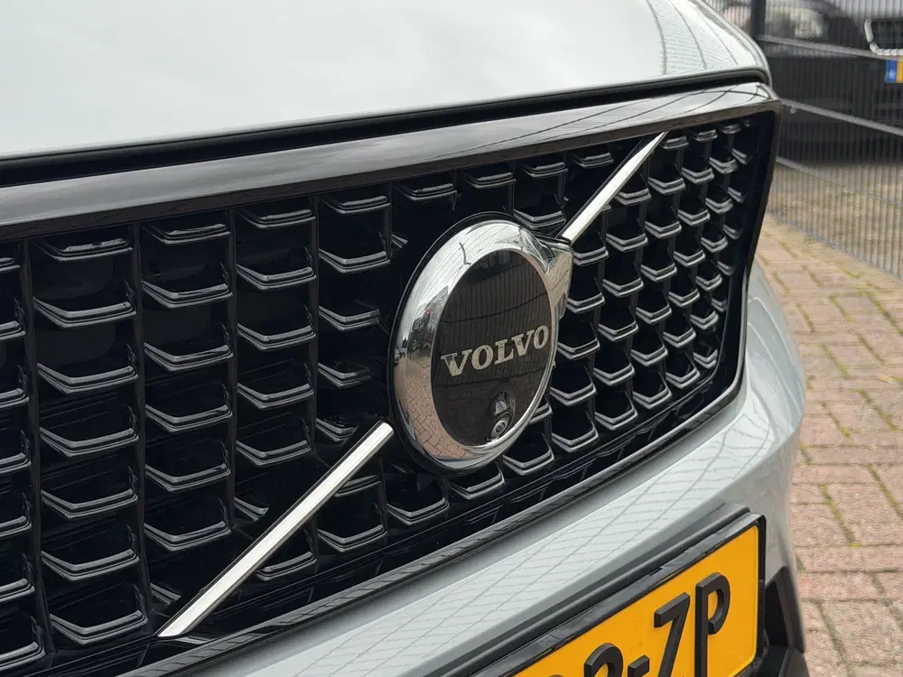 Volvo XC40 2.0 B4 Plus Dark uit 2024, foto 5